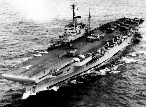HMS Illustrious (87)